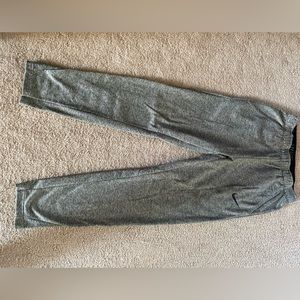 Nike Dri-Fit mens tapered training pants, light gray heather, size Small